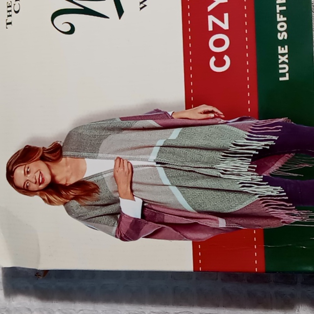 Woolrich Woolen Mills Cozy Blanket Wrap/Poncho NWT Gray/Purple